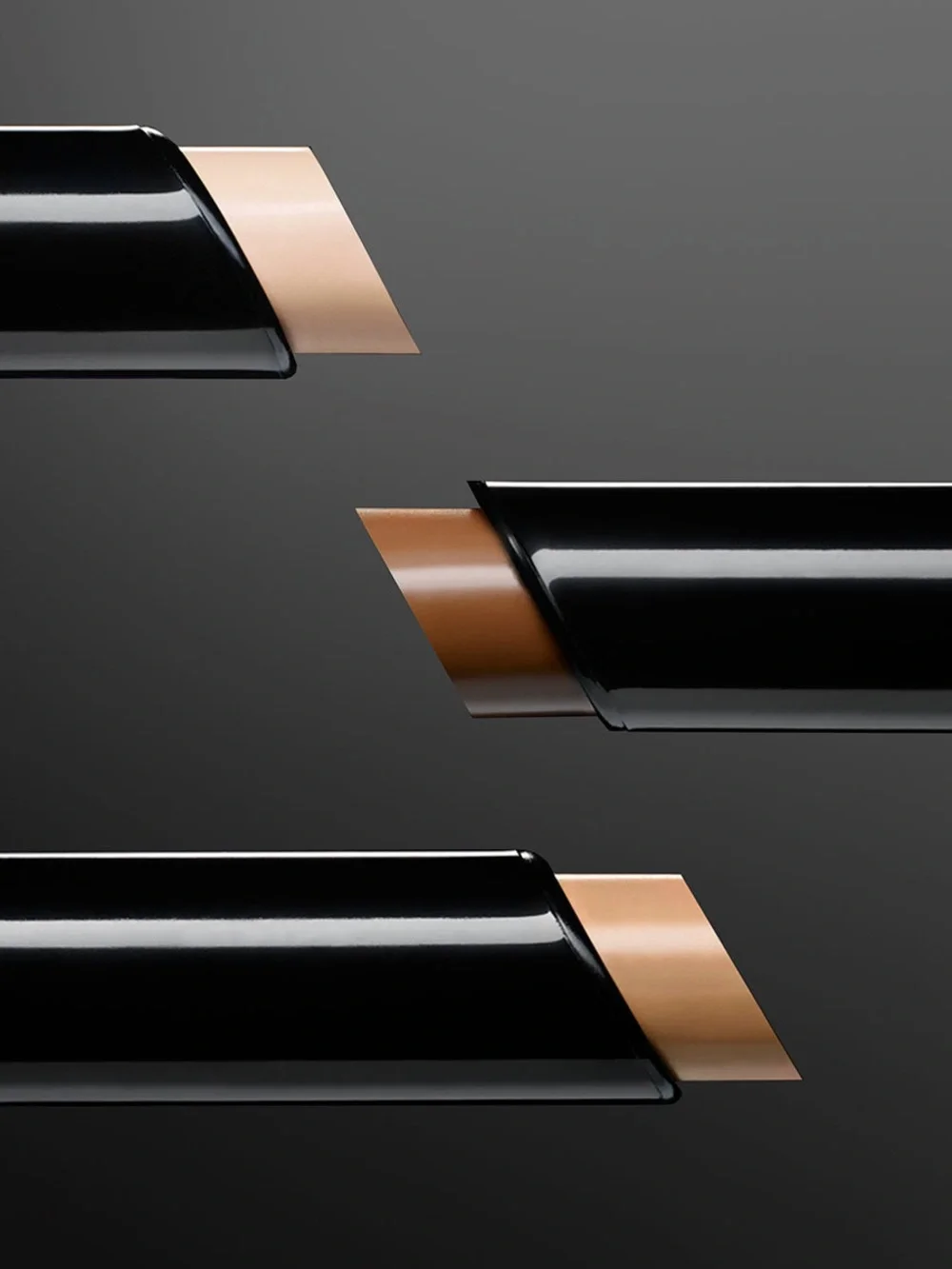SURRATT Surreal Skin Concealer In 3 Light With Neutral Undertones